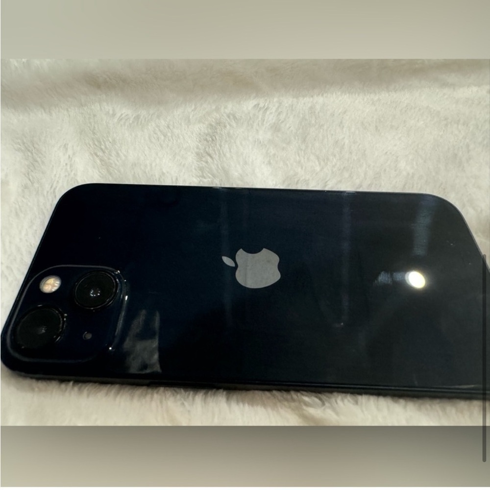 Apple iPhone 13 - Picture 6 of 9